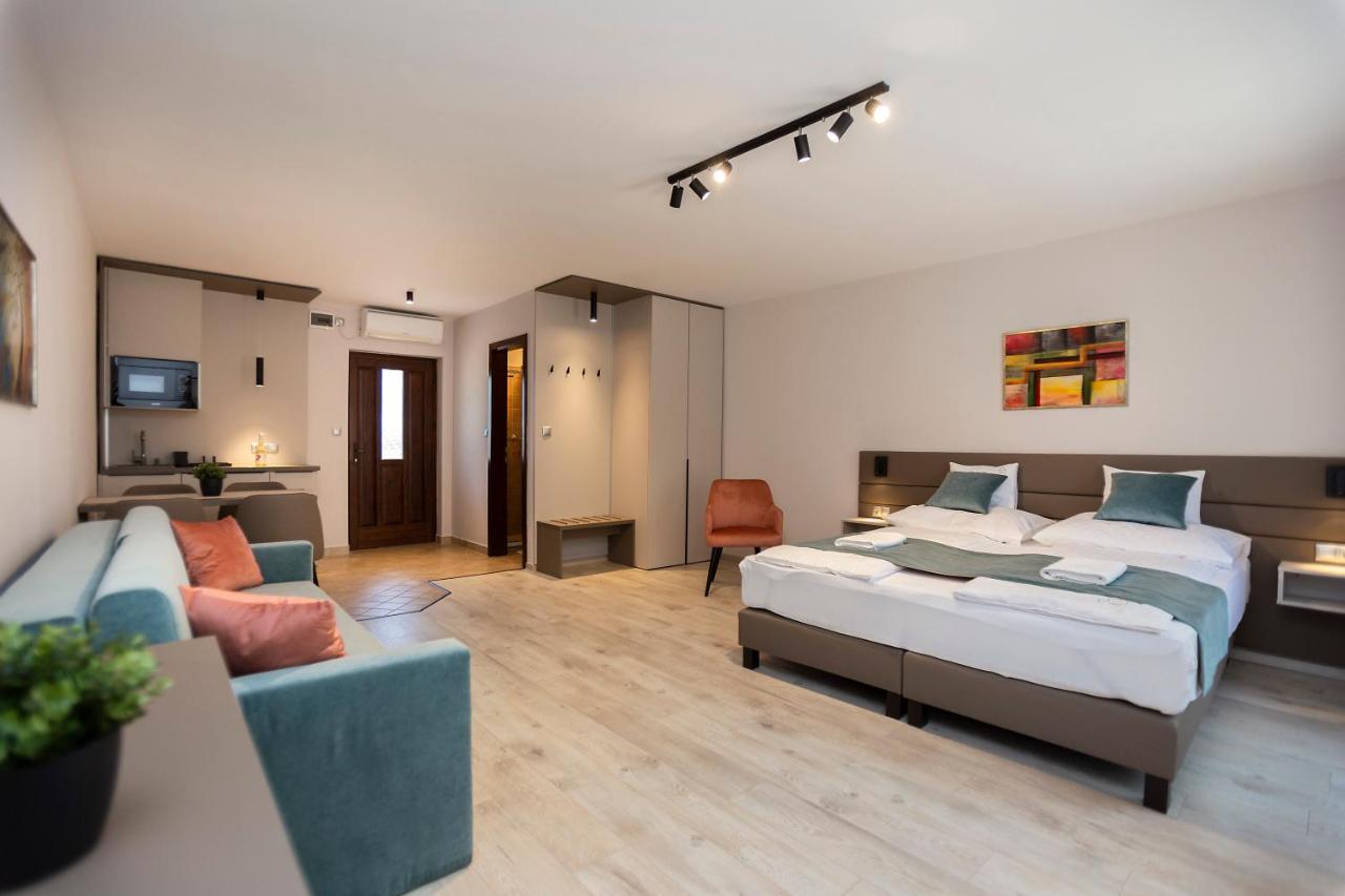 Vegvar Spa Apartman ギュラ エクステリア 写真