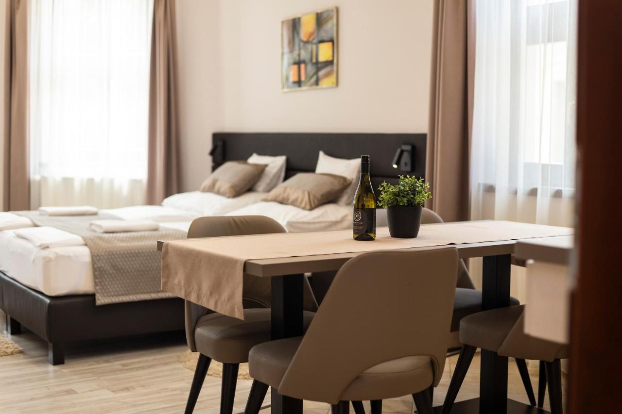 Vegvar Spa Apartman ギュラ エクステリア 写真