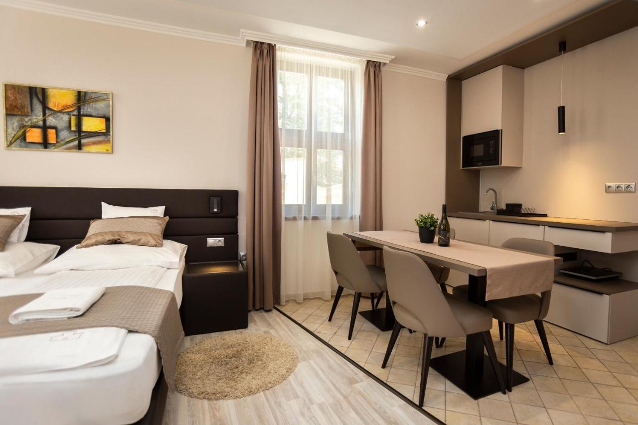 Vegvar Spa Apartman ギュラ エクステリア 写真