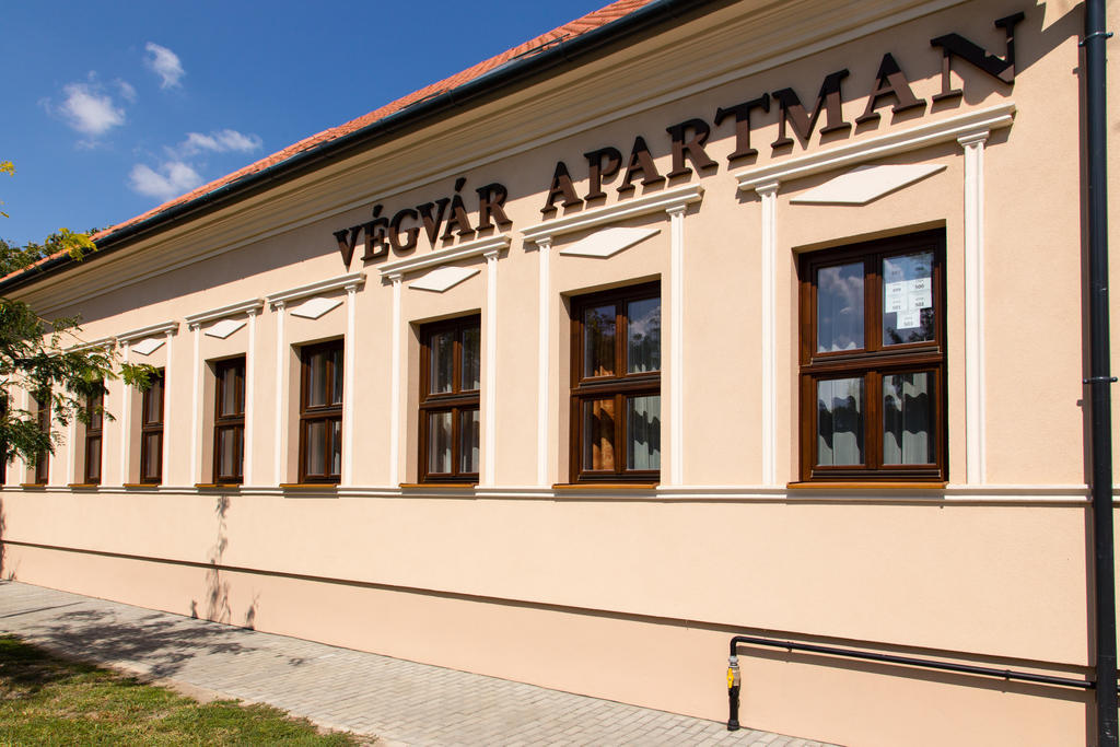 Vegvar Spa Apartman ギュラ エクステリア 写真